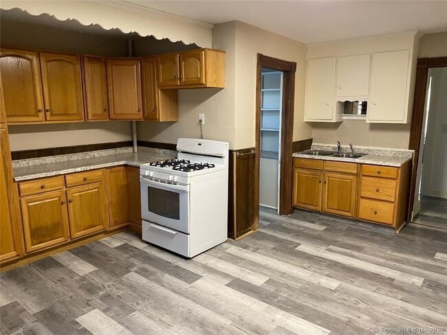 Photo - 14 Portland St