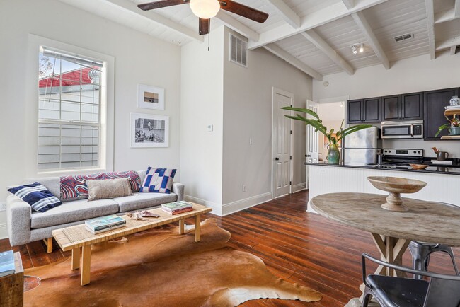 Building Photo - 1BD/1BA in Bywater, Central Air, W/D in Unit 3616