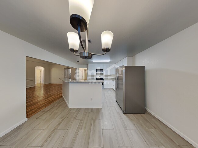 Photo - 3453 Newgate St