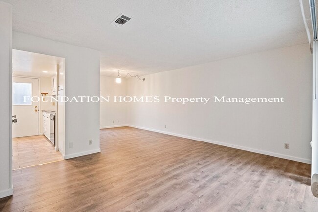 Photo - Updated 2bd Townhouse near Miller Creek - FOUNDATION