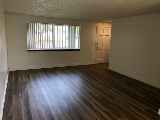 Photo - Updated 2 bedroom 1 1/2 bath duplex in Spr...