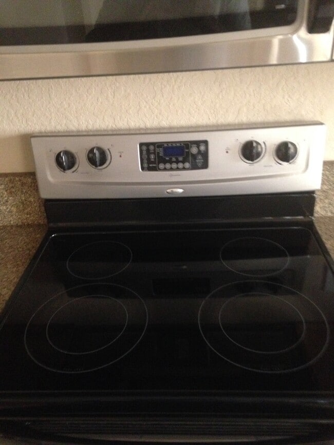 Photo - 5590 53rd Ave