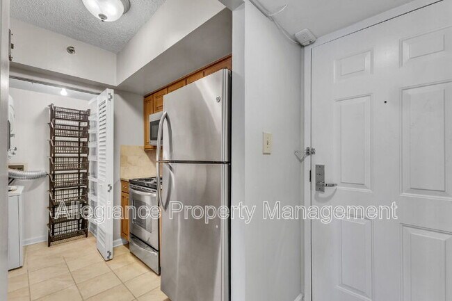 Photo - 1001 N Randolph St