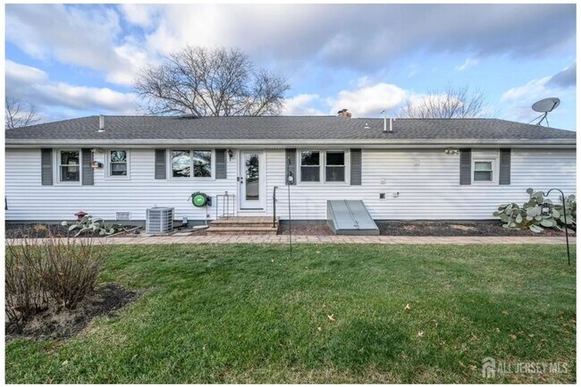 Photo - 12 Davison Rd