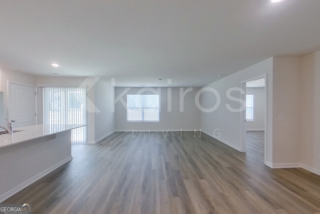 Photo - 100 Inez Ave