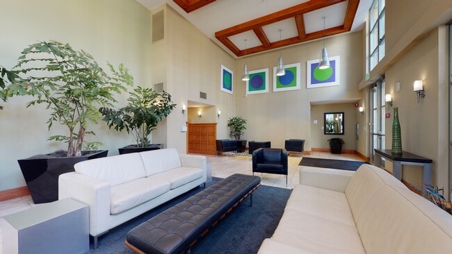 Photo - 175 W St James St Unidad 1202