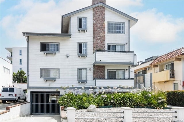 Building Photo - 3632 Dunn Dr Unit 1