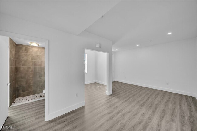 Photo - 275 SW 4th St Unit 100