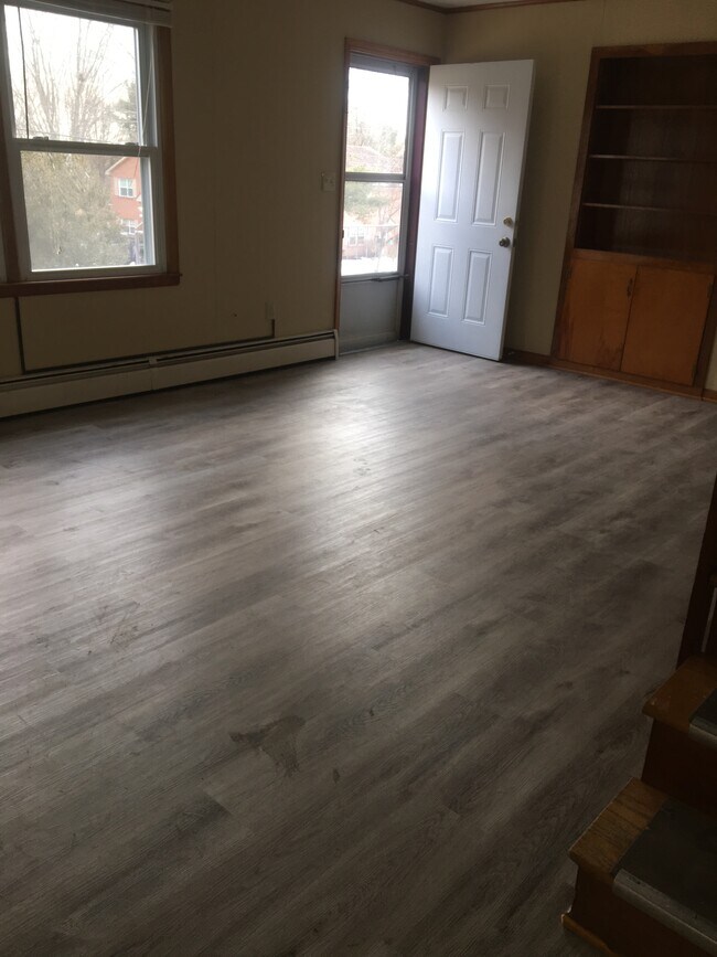 Photo - 403 Marlington St