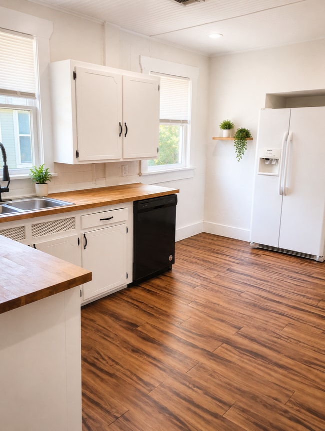 Photo - Convenient Ardmore Location