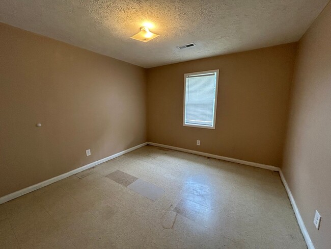 Photo - 12 Tina Dr Unit 12