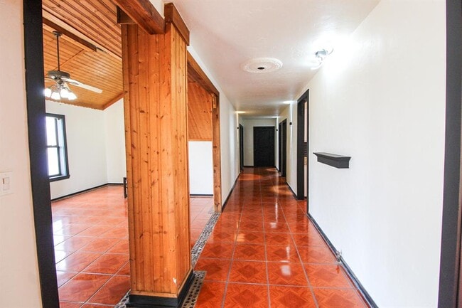 Photo - 8102 N U.S. Hwy 183