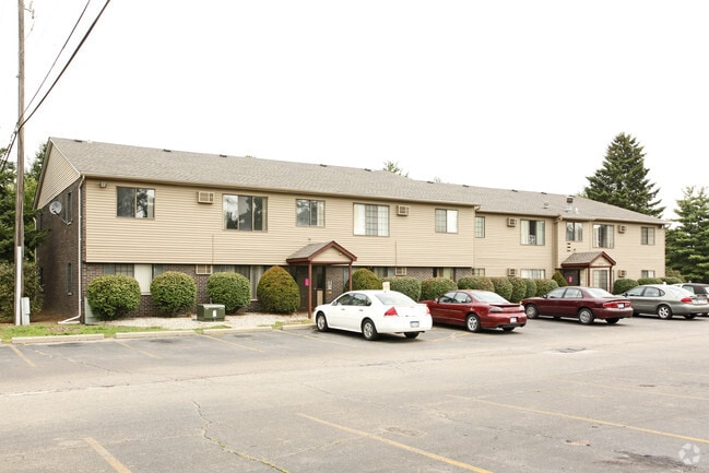 Carriage House Apartments For Rent in Plymouth, MI