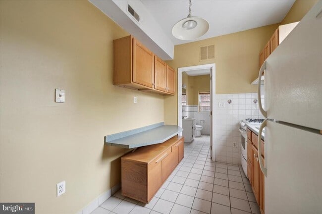 Building Photo - 519 S 17th St