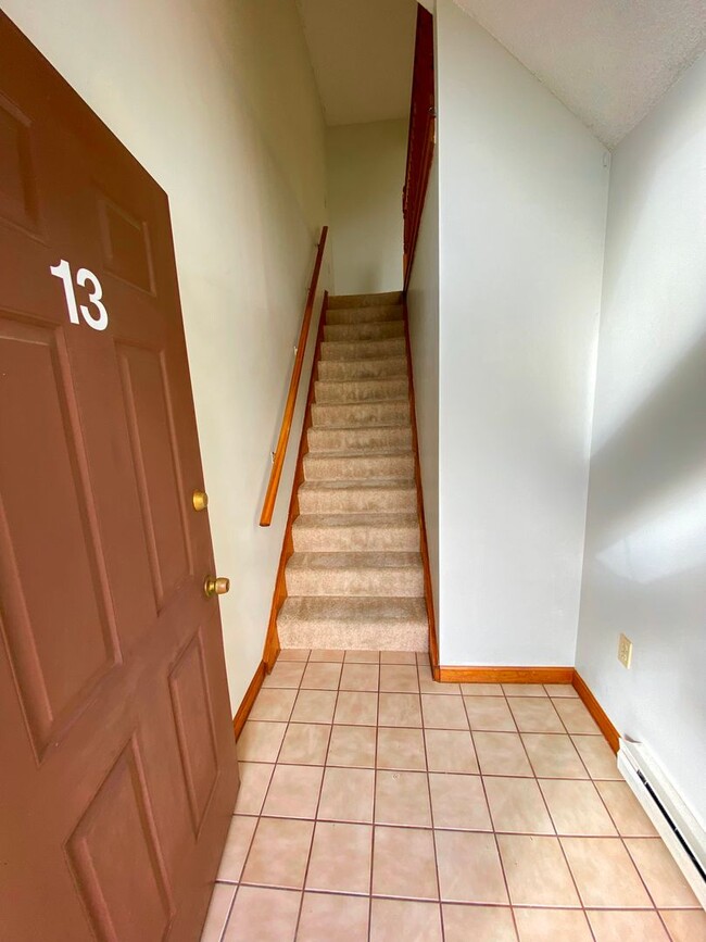 16 Northampton Ln