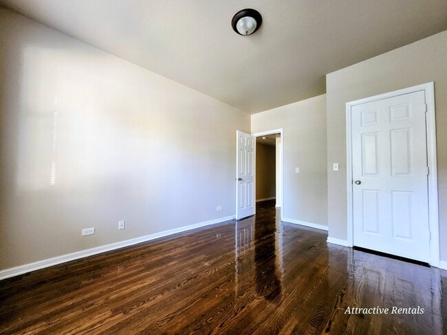 7800 S Marshfield Ave Unit 3