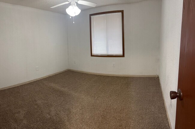 Photo - Up to 3 Months Free! Apply the Same Day, Get an Additional 1/2 Month Unidad 03-10027 - Veneto