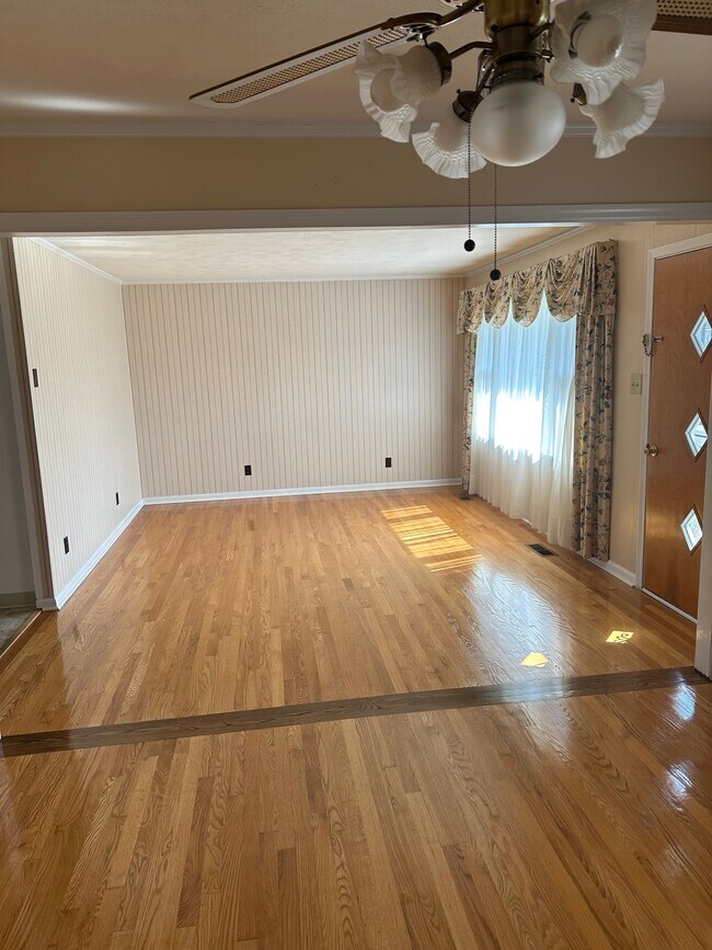 Photo - 404 N Gilmer Park