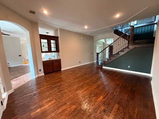 Photo - 518 Creekside Dr
