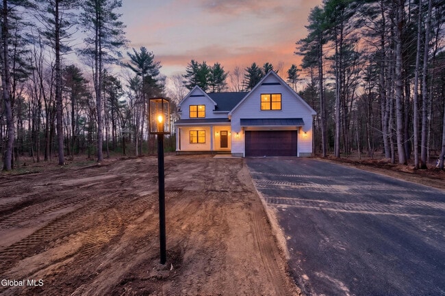 Photo - 622 Acland Blvd