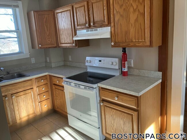 Building Photo - 51 Mt Vernon St Rental