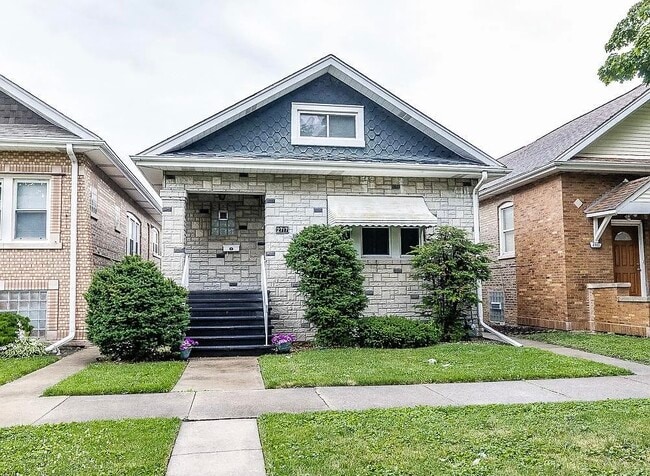 Building Photo - 2717 Wesley Ave