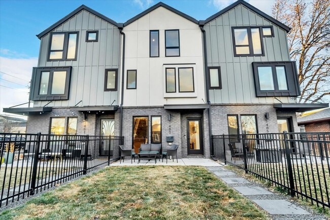 Photo - 1403 Yates St Townhome
