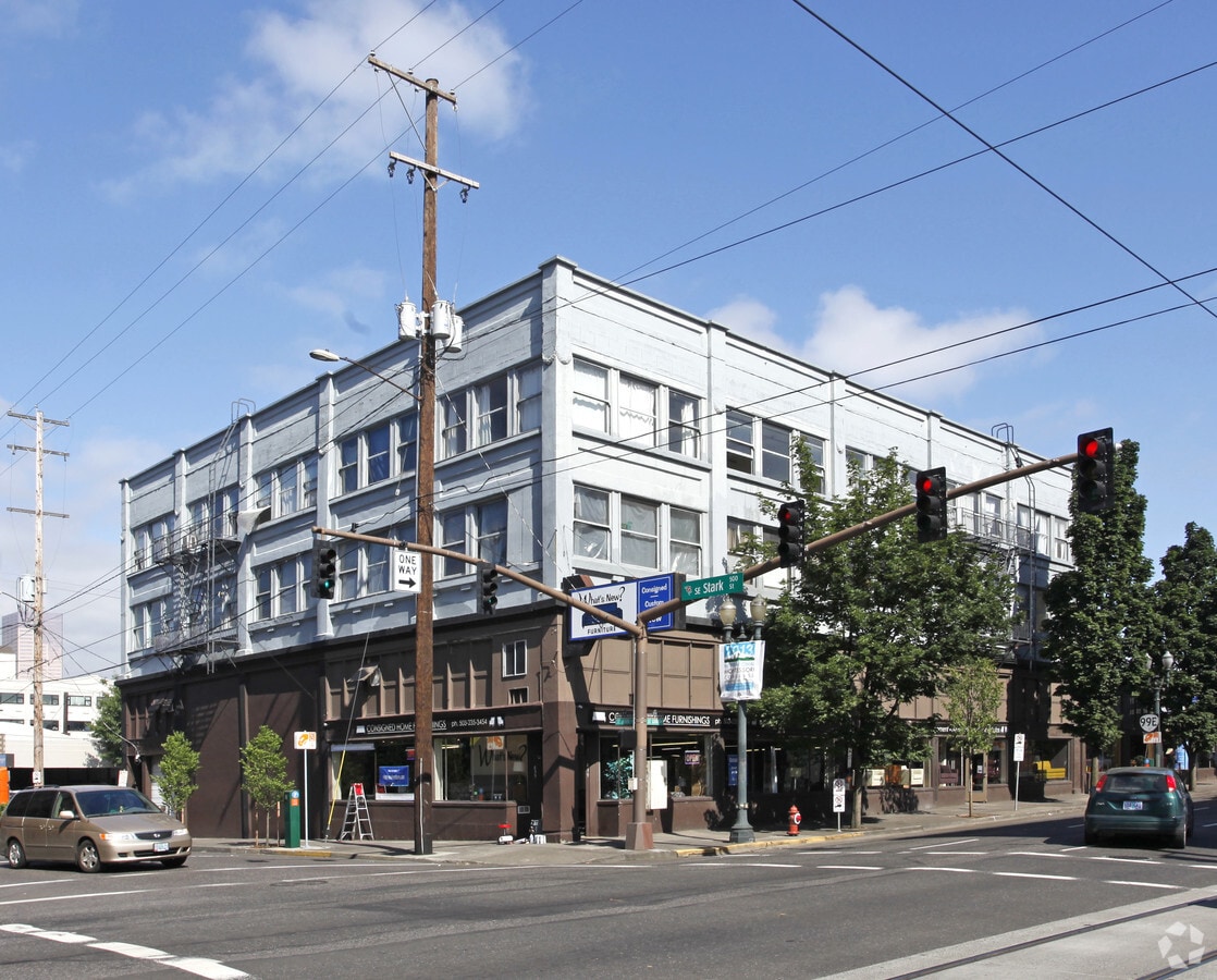 Photo - 439 SE Grand Ave