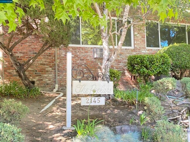 Building Photo - 2145 Donald Dr Rental