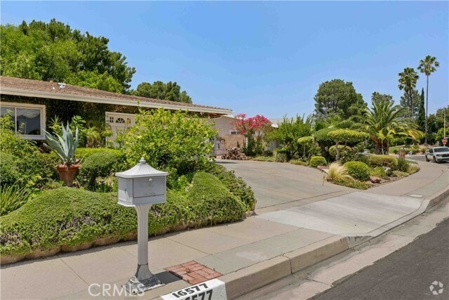 Building Photo - 16577 Knollwood Dr Rental