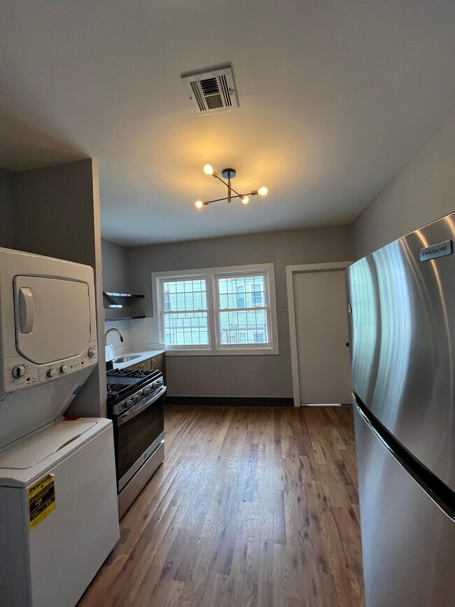 Photo - 74 Baldwin Ave Unidad 2