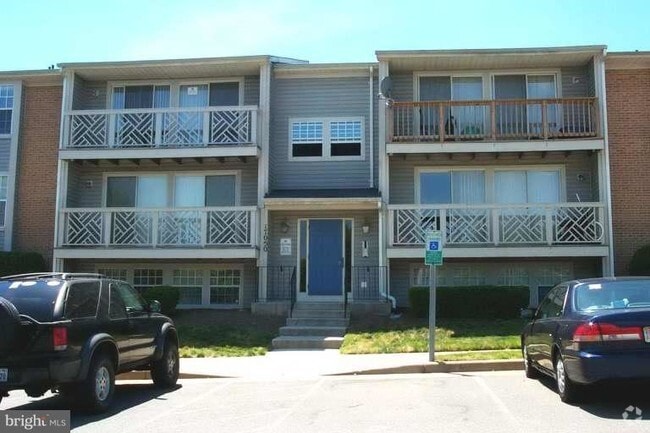Building Photo - 17050 Capri Ln Unit 301 Rental