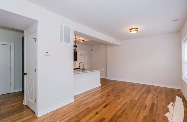 Photo - 2205 W Eastwood Ave