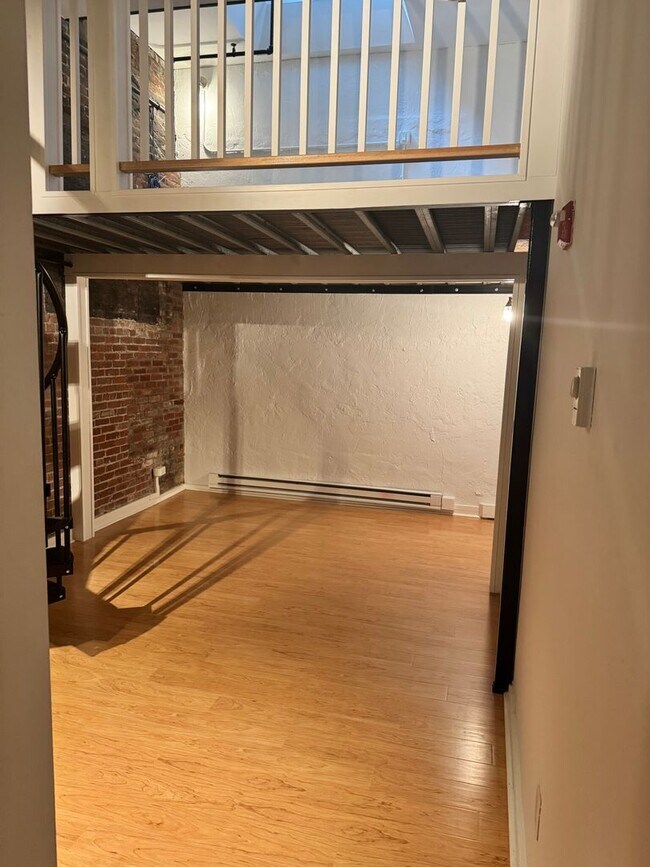 Photo - Three bed 2 bath in the North End!!!