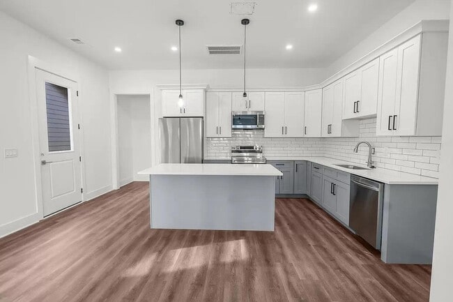 Photo - 4318 Woods St