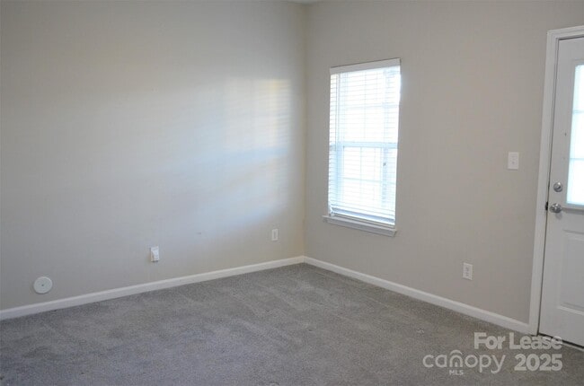 Photo - 9712 Walkers Glen Dr NW