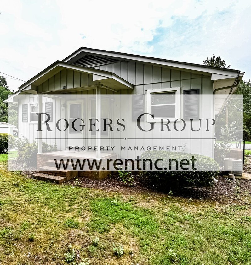 Photo - #379*** - 216 S. Main St Duplex
