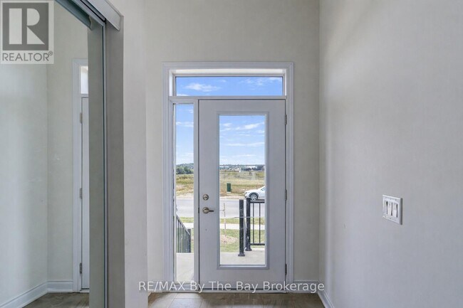 Photo - 15 Union Blvd