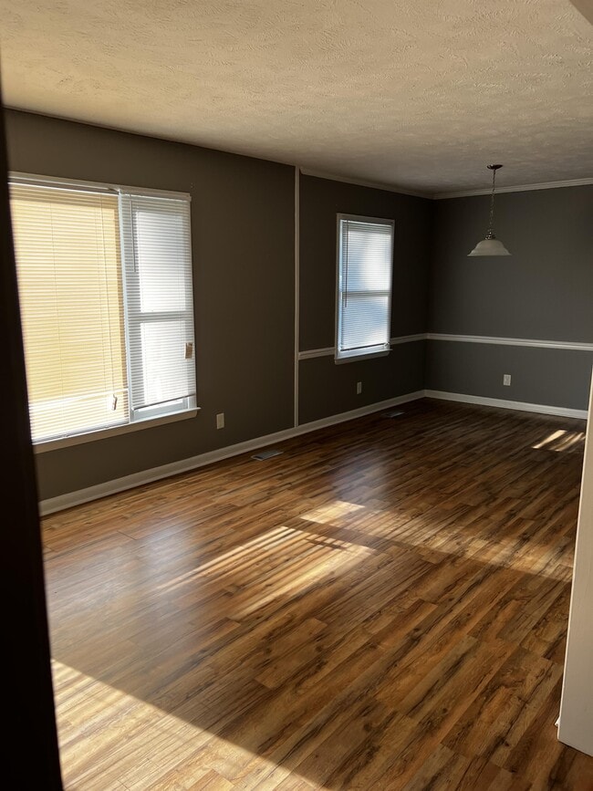 Photo - 735 Prestige Blvd