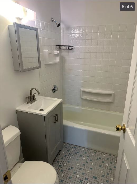 Photo - 136 School St