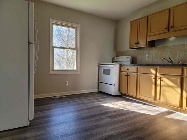 Photo - 102 Brown St