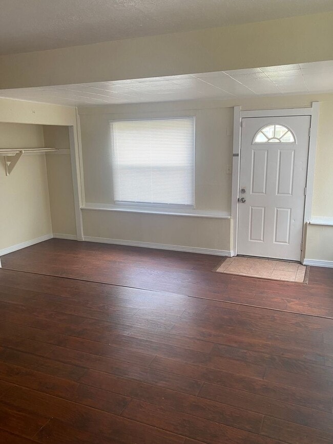 Photo - COMING SOON - 3 BEDROOM 1 BATH HOME LARGE FAMILY ROOM