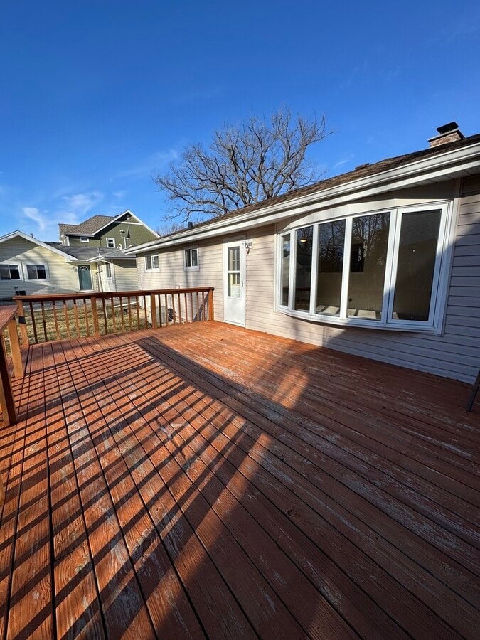 Photo - 115 W Helen Rd