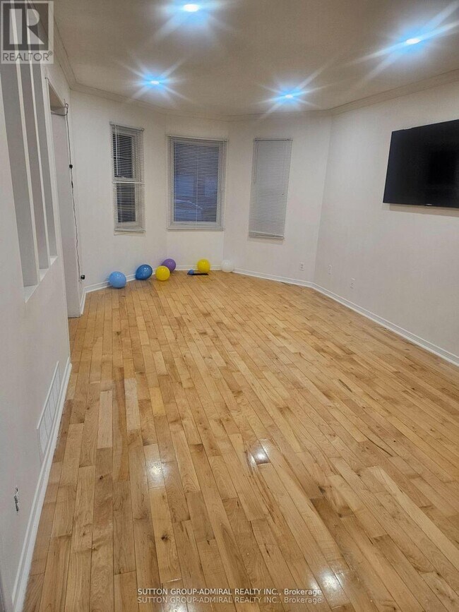 Photo - 32 Magani Dr