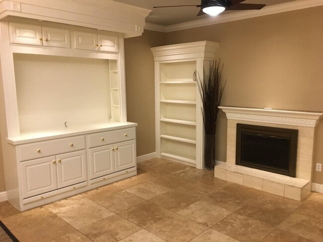 Photo - 2100 Tanglewilde St Unit 537