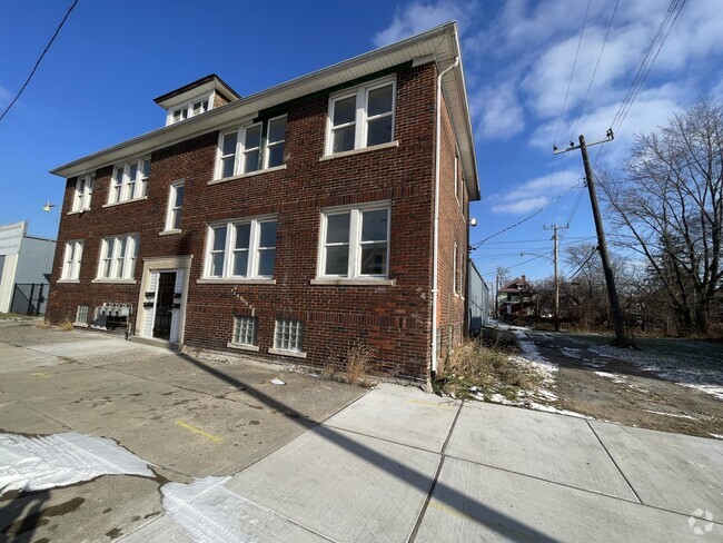 Building Photo - 3548 St Clair St Unit 1 Rental