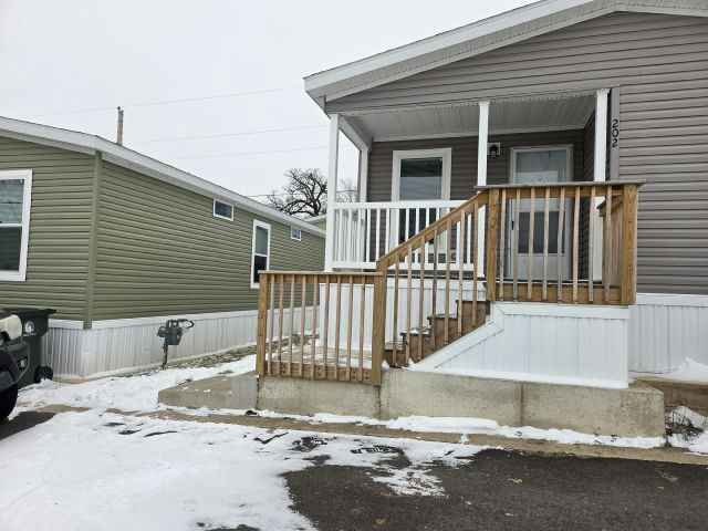 Photo - 202 Bluejay Ln