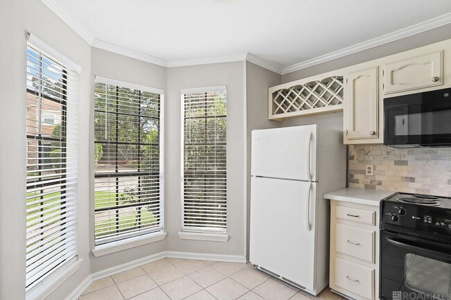 Photo - 9849 Siegen Ln