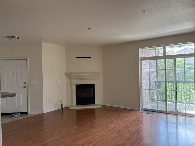 Building Photo - 3875 S Dayton St Unit 208 Rental