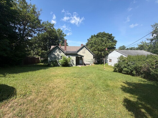 545 Balcom St Unit 2